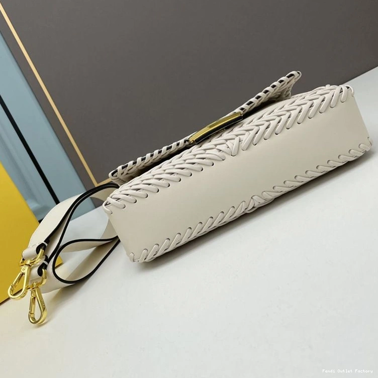 Vintage HOT In Stitching Fendi Baguette Leather Bag Medium White 0718